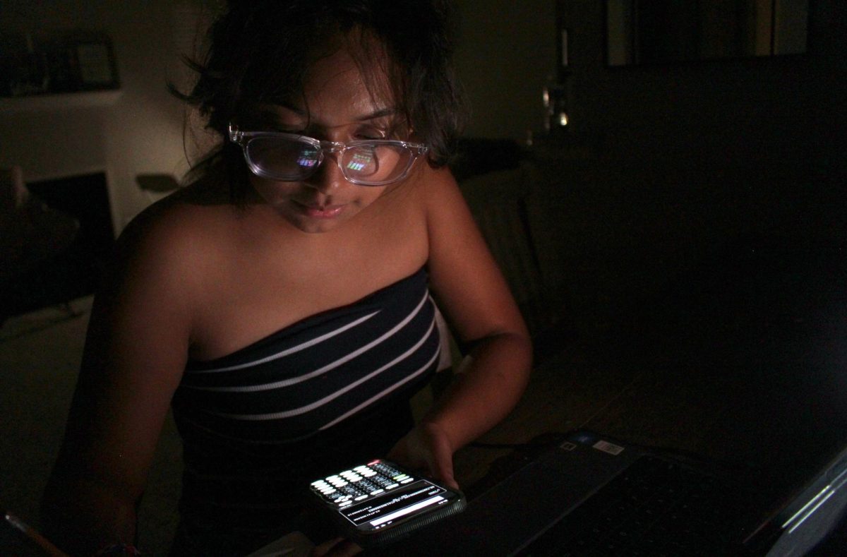 PSAT TEST PREP
To prepare for the upcoming PSAT testing on campus Wednesday, Oct. 1, senior Annette Aguilar works on her college board prep resources Tuesday, Sept. 30. 
Aguilar has taken the exam more than once, and she said she hopes to improve her score. 