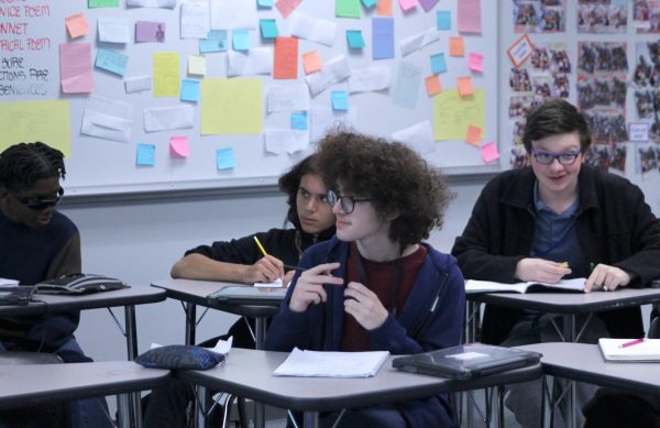 CREATIVE WRITING CONTESTS After submitting their poems for 55th Annual Creative Writing Contest, students work on vignettes during their second creative writing class Thursday, Oct. 30.
Photo by Mark Hackett Chavarria 